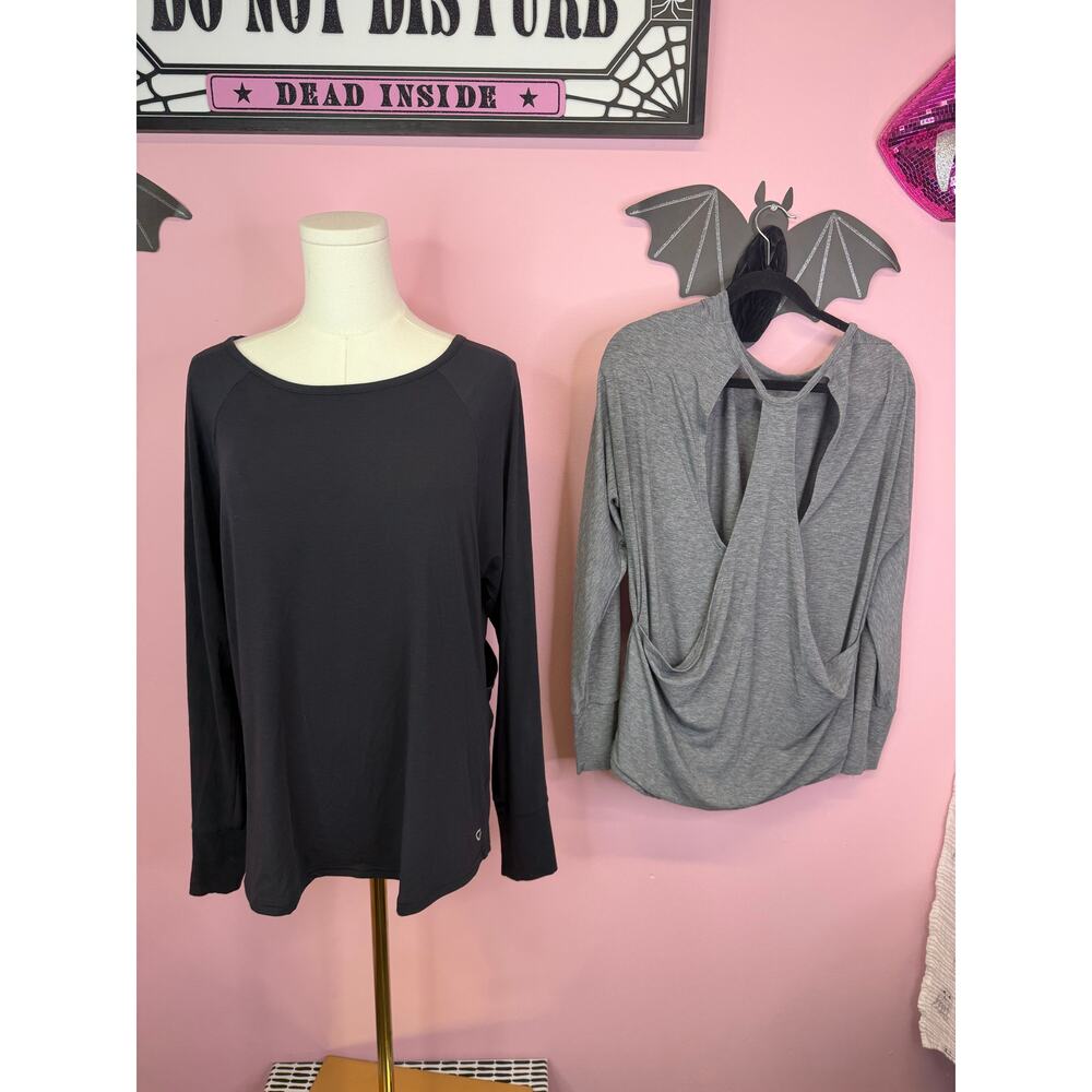 2 Gap Fit Size M Breathe Women Athletic Workout Top Shirt